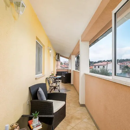 Apartment App M1