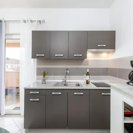 App M1 Apartment Pula