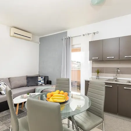 Apartment App M1 *