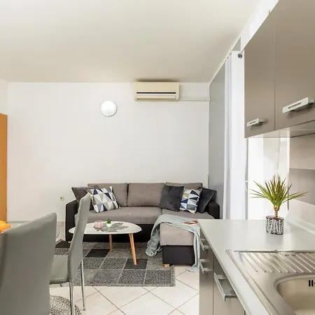 Apartment App M1